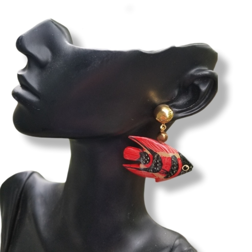 VINTAGE HANDPAINTED WOOD TROPICAL FISH DROP STATEMENT EARRINGS